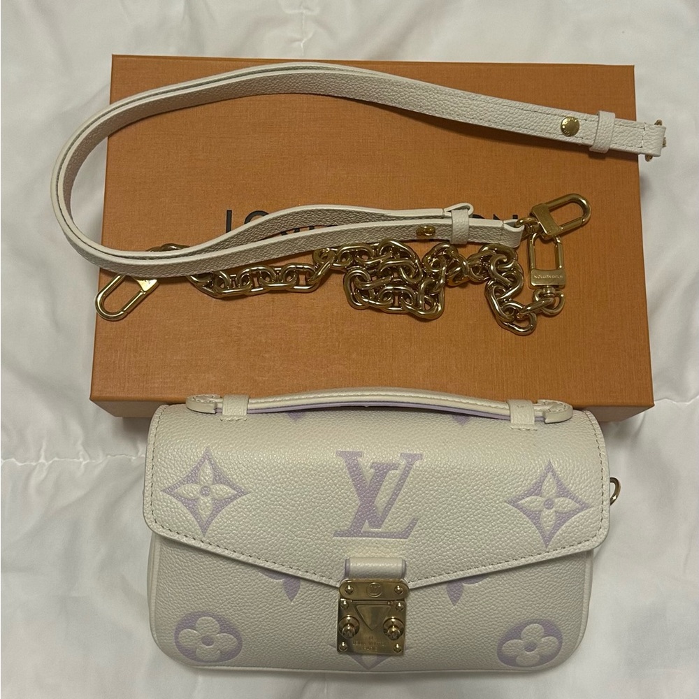 Louis Vuitton Pochette Métis East West - Bubble Tea (Authentic)